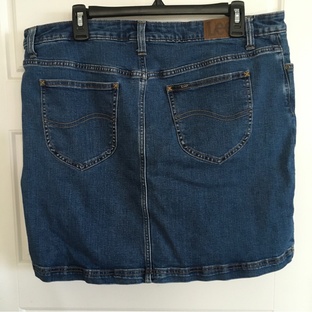 Lee Denim Skort Womens 18 M Beacon Blue Jean Skirt Short Fit Mid Rise - Picture 3 of 8
